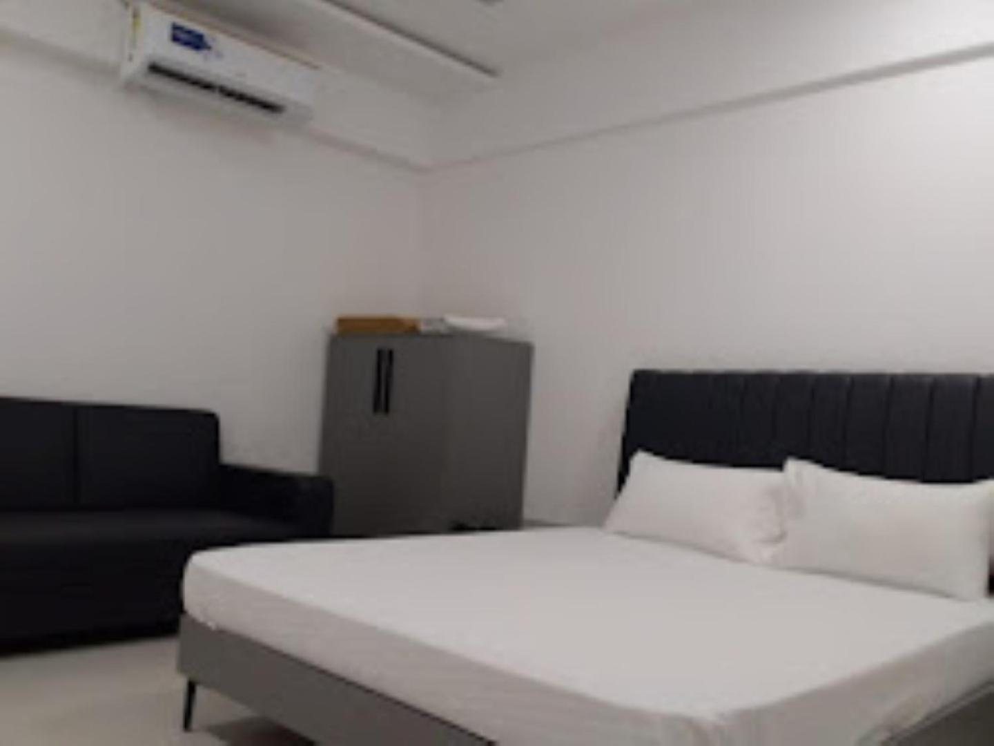 Lennox Hotel , Surat Dış mekan fotoğraf